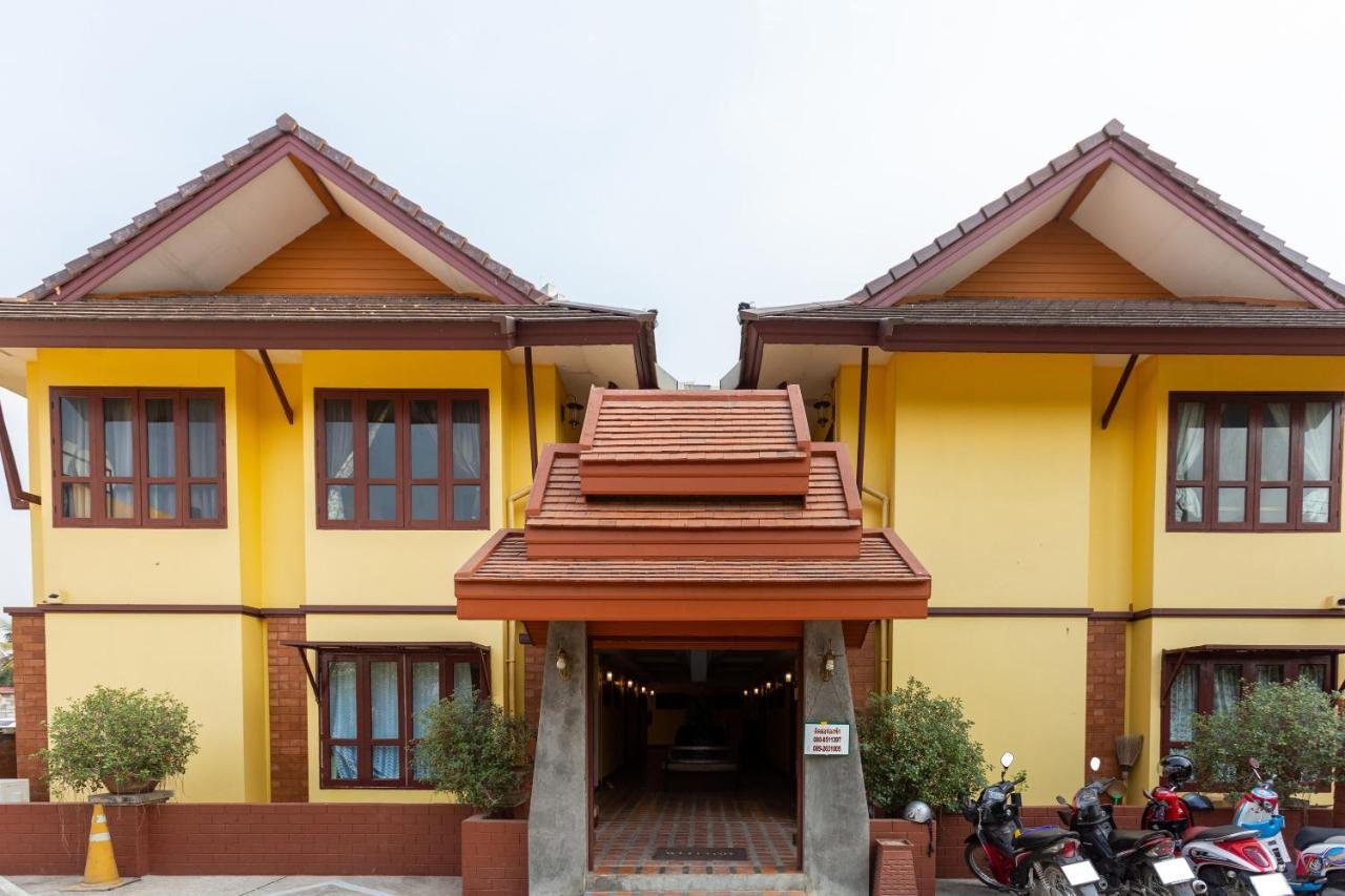 Yellow Tique Hotel Лампанг Экстерьер фото